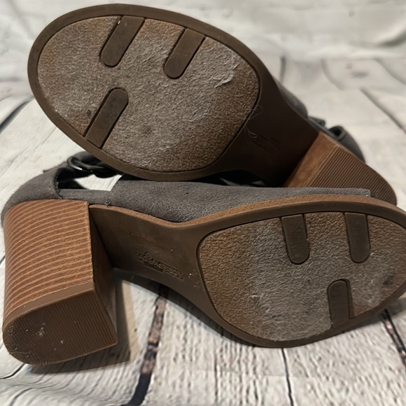 Fergalicious peep toe booties - Picture 6 of 9